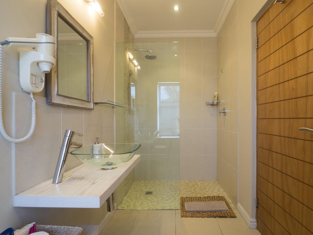 Bahari Beach House Plettenberg Bay Room photo